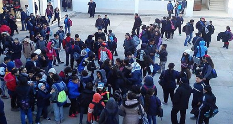 جندوبة/ تلاميذ يرفضون الدخول إلى الأقسام