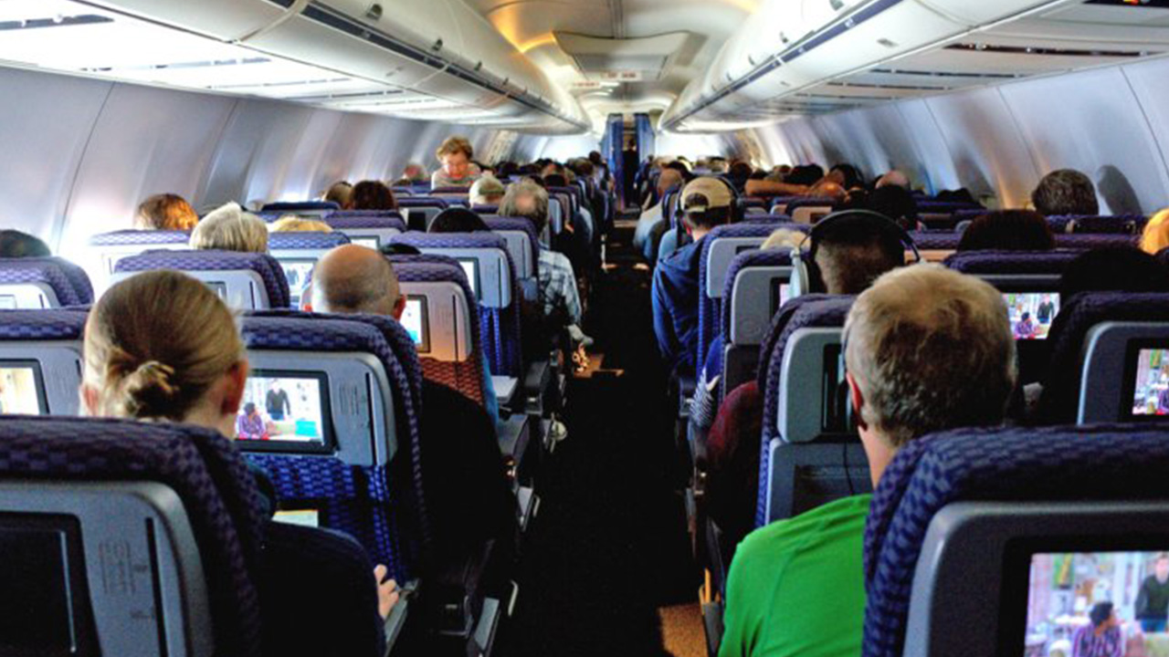 يواجه عقوبة السجن 20 عاما لرفضه وضع كمامة