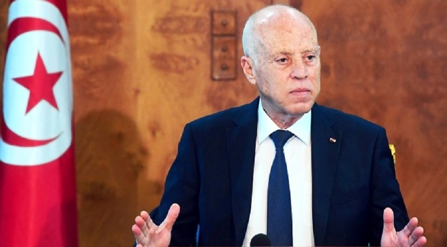 حسب “جون افريك”/ سعيّد يستعدّ لمساءلة 20 ألفا من كبار المسؤولين السابقين ورجال الأعمال