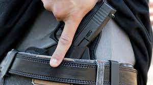 القصرين/ أمني أصيب بسلاحه على وجه الخطأ القصرين/ أمني أصيب بسلاحه على وجه الخطأ