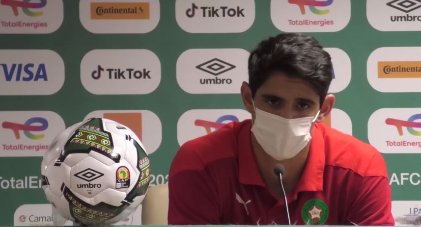 من مهازل “الكان”/ الحارس المغربي ياسين بونو يرفض الإجابة بغير اللغة العربية (فيديو)