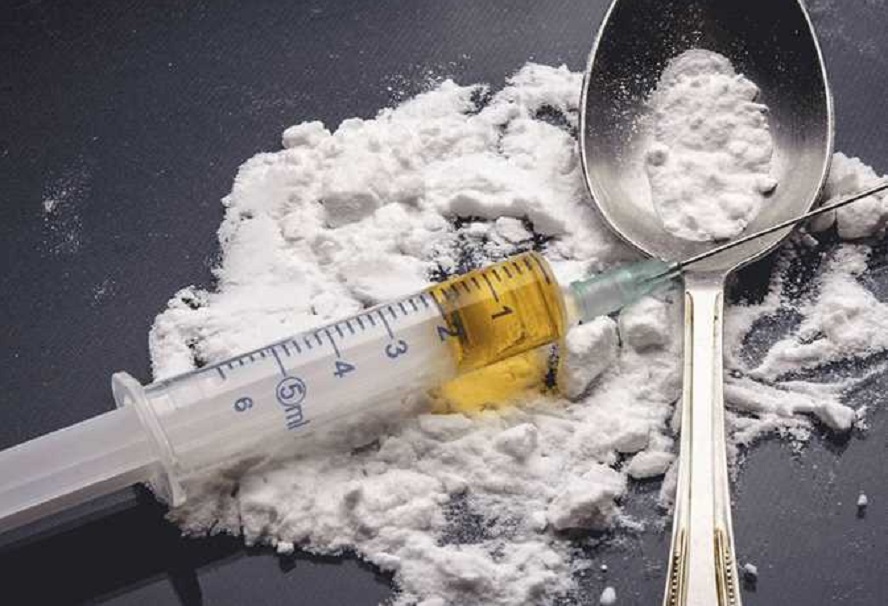 ضبط رطل من الهيروين لدى كاهية مدير بمطار قرطاج/ هذا ما قرّره قاضي التحقيق