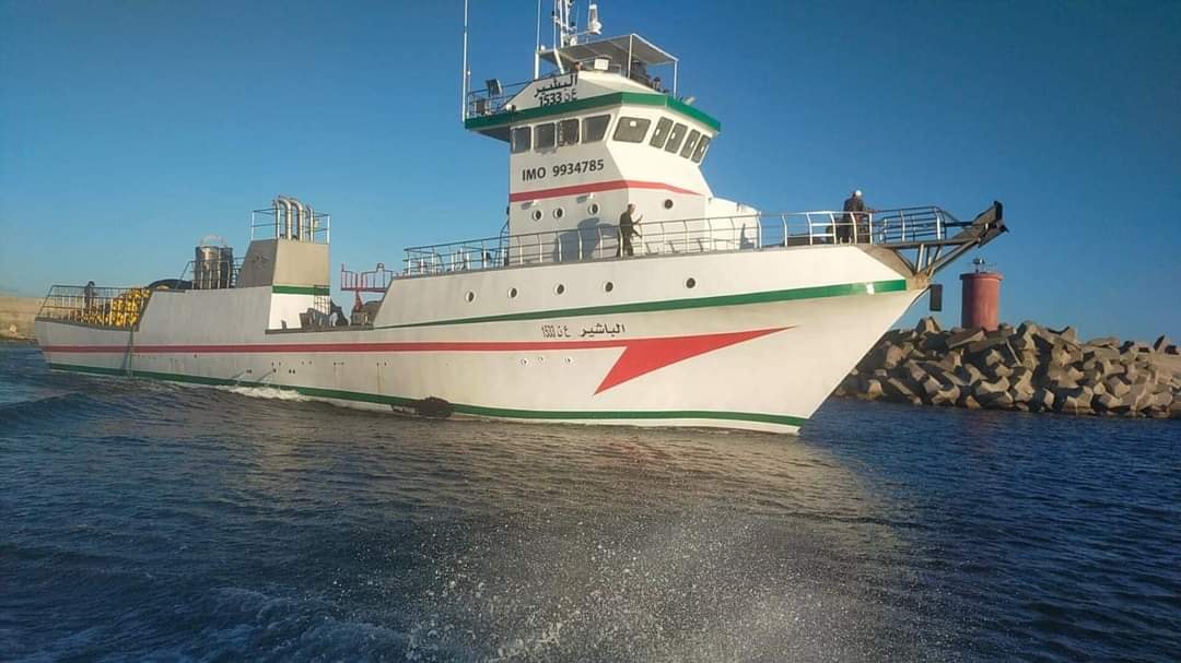 سفينة لصيد التن تونسية الصنع