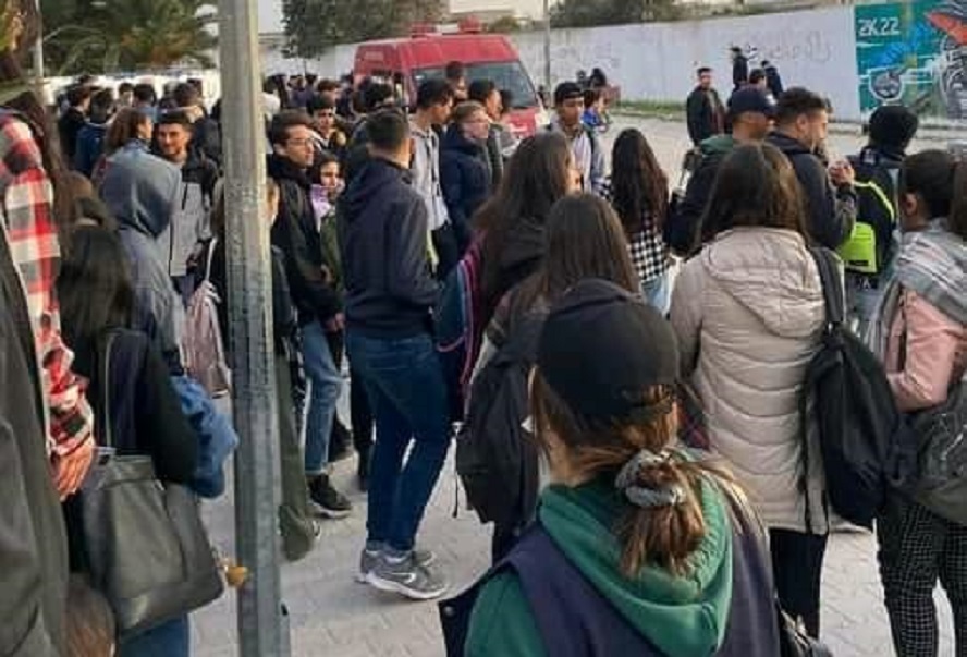 منزل بوزلفة/ تلميذة تلقي بنفسها من الطابق الأول بالمعهد الثانوي