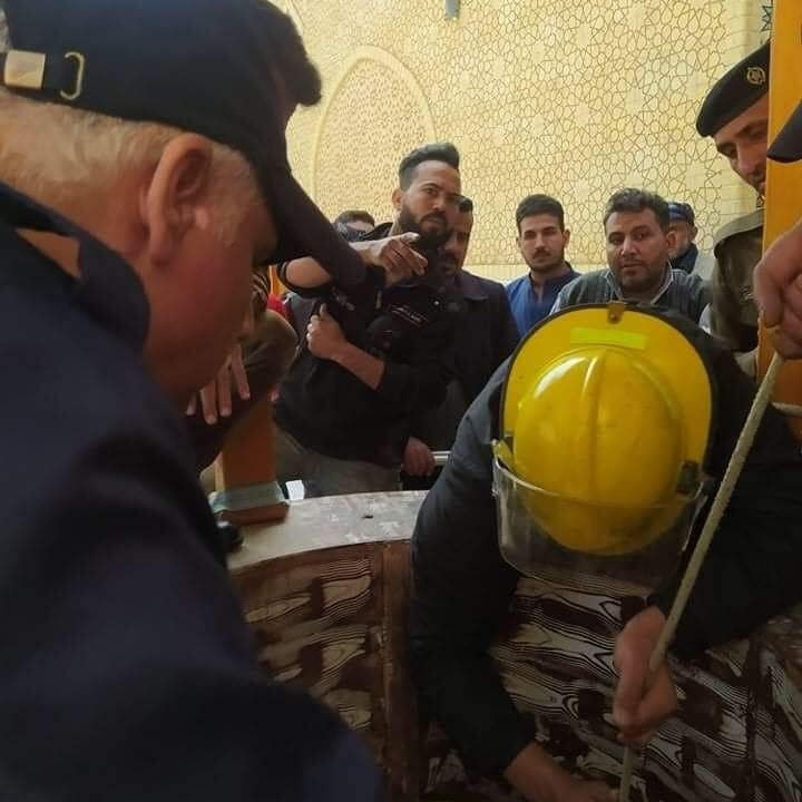 العراق/ سقوط طفل ووالده في بئر (صور)