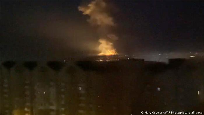 فيديو/ طالبة تونسية في أوكرانيا تستغيث: “في بالي صاروخ طاح في الدار”