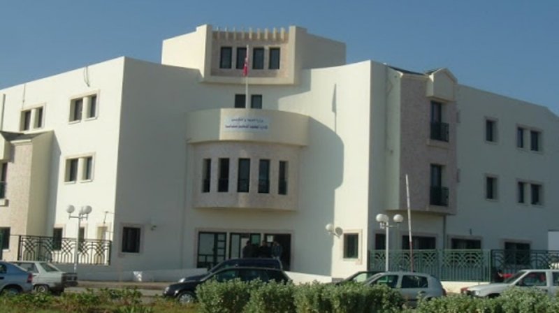 رفضا لتعيين المندوب الجديد/ موظفو مندوبية التربية بسليانة يحتجّون