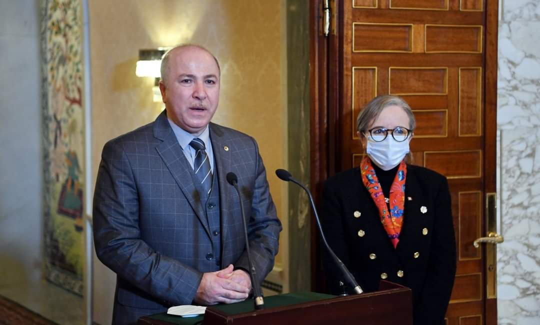 الوزير الأول الجزائري الاثنين في تونس لبحث هذه الملفات