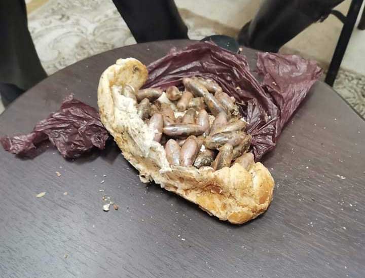 شاهد الصور/ أجانب يهربون الزطلة لتونس في الخبز شاهد الصور/ أجانب يهربون الزطلة لتونس في الخبز