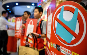 غرامة على مستخدمي الأكياس البلاستيكية بهذا البلد العربي