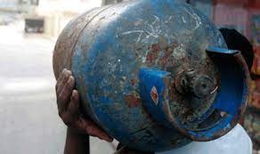 تعليق توزيع قوارير الغاز لثلاثة أيام تعليق توزيع قوارير الغاز لثلاثة أيام