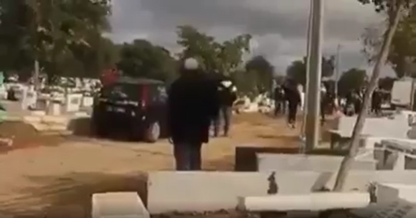 شاهد الفيديو/ شجار بين القبور في الجلاز ..وهذا سببه