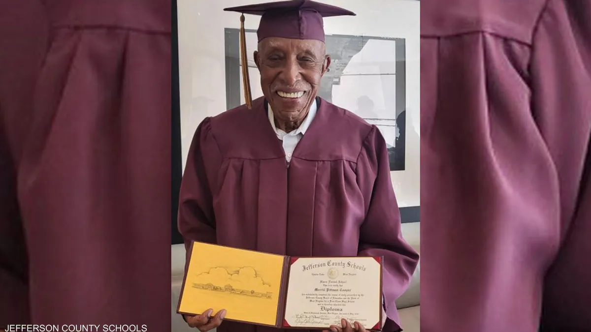 ترك المدرسة منذ 1938/ مسن تجاوز المائة يحصل على الشهادة الثانوية