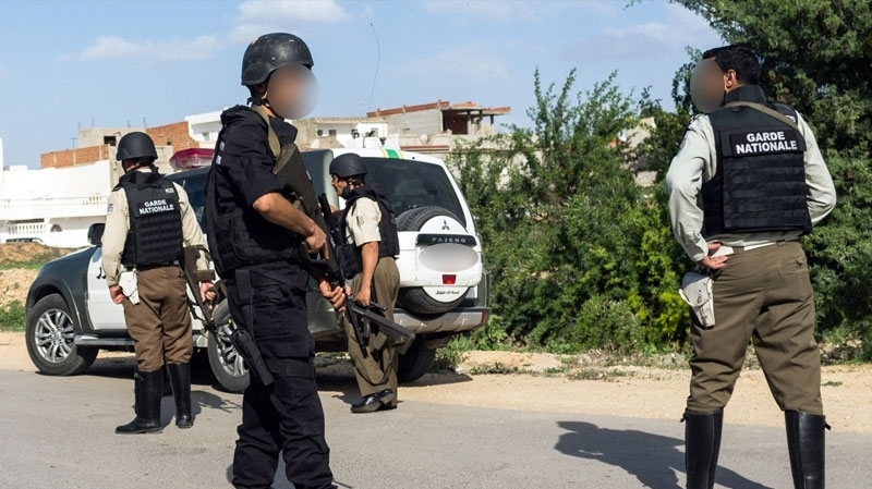 تسبب في كسر بالجمجمة لأحدهما/ مفتش عنه يلقي بابنيْه من سطح المنزل