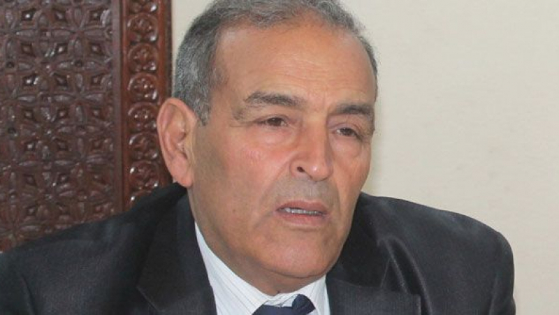 الشاعر المنصف الوهايبي وعائلته يتعرّضون لحادث مرور