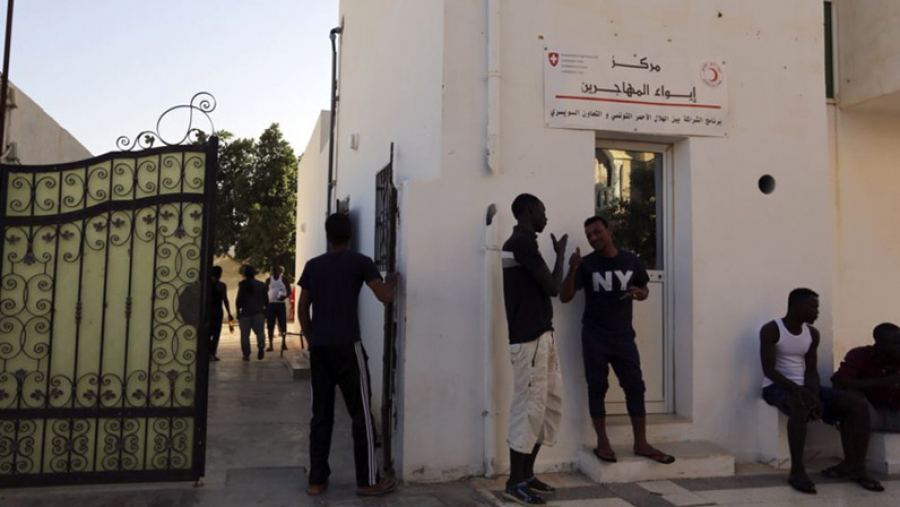 جرجيس/ لاجئون أفارقة يحتجّون ومناوشات مع الأمن