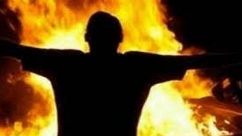 القصرين/ وفاة شاب أضرم النار في ذاته