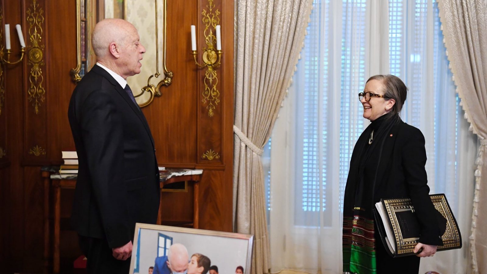 في لقائه بودن/ قيس سعيد يتابع نتائج حملة مكافحة الاحتكار (فيديو)