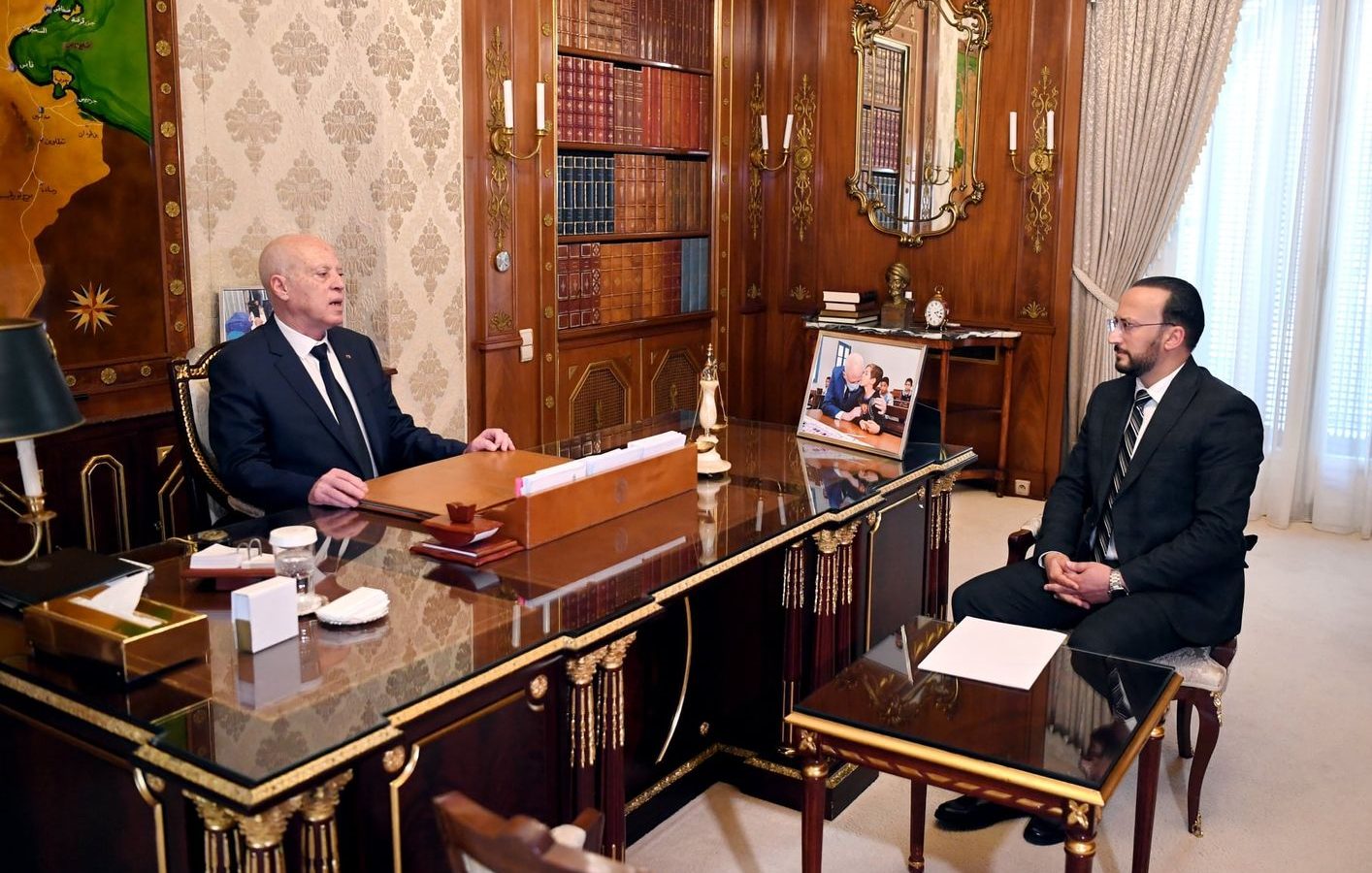 في لقائه بوزير الاتصال/ سعيد يدعو لاتخاذ الإجراءات اللازمة تحسبا لهجمات الكترونية (فيديو)
