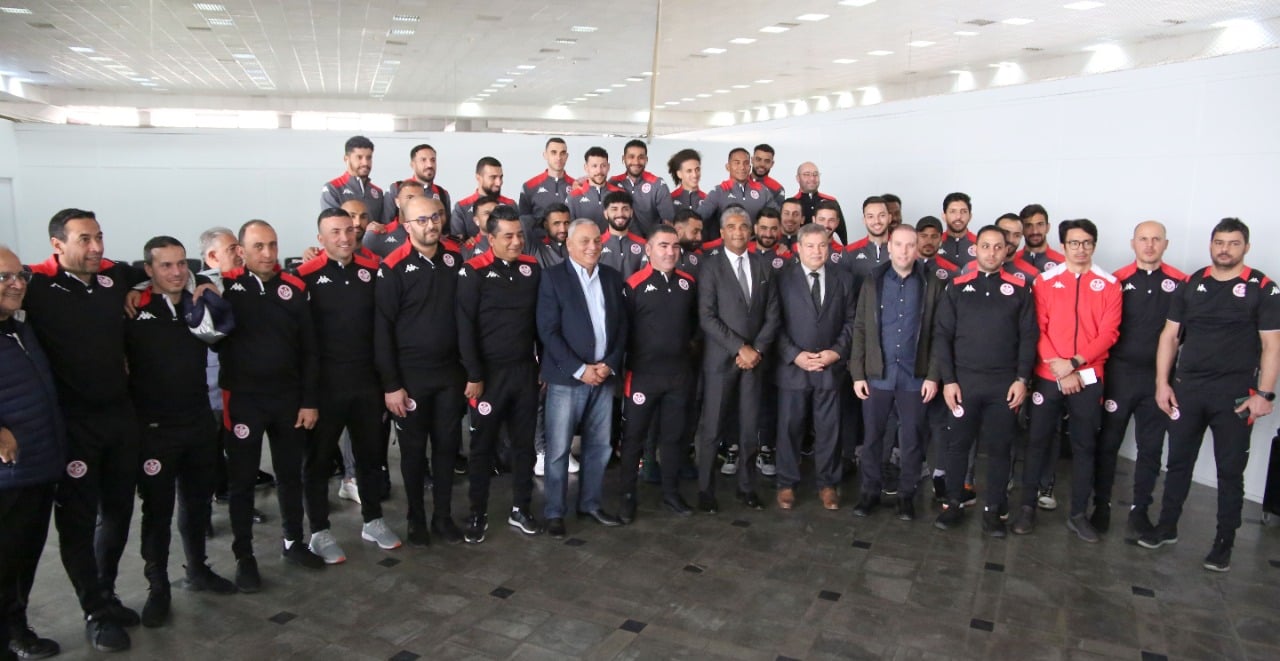 بالصور/ وزير الشباب والرياضة يودّع المنتخب قبل تحوله إلى باماكو  