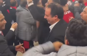 شاهدوا/ كلام بذيء للاعبي المنتخب في حضور الوزير