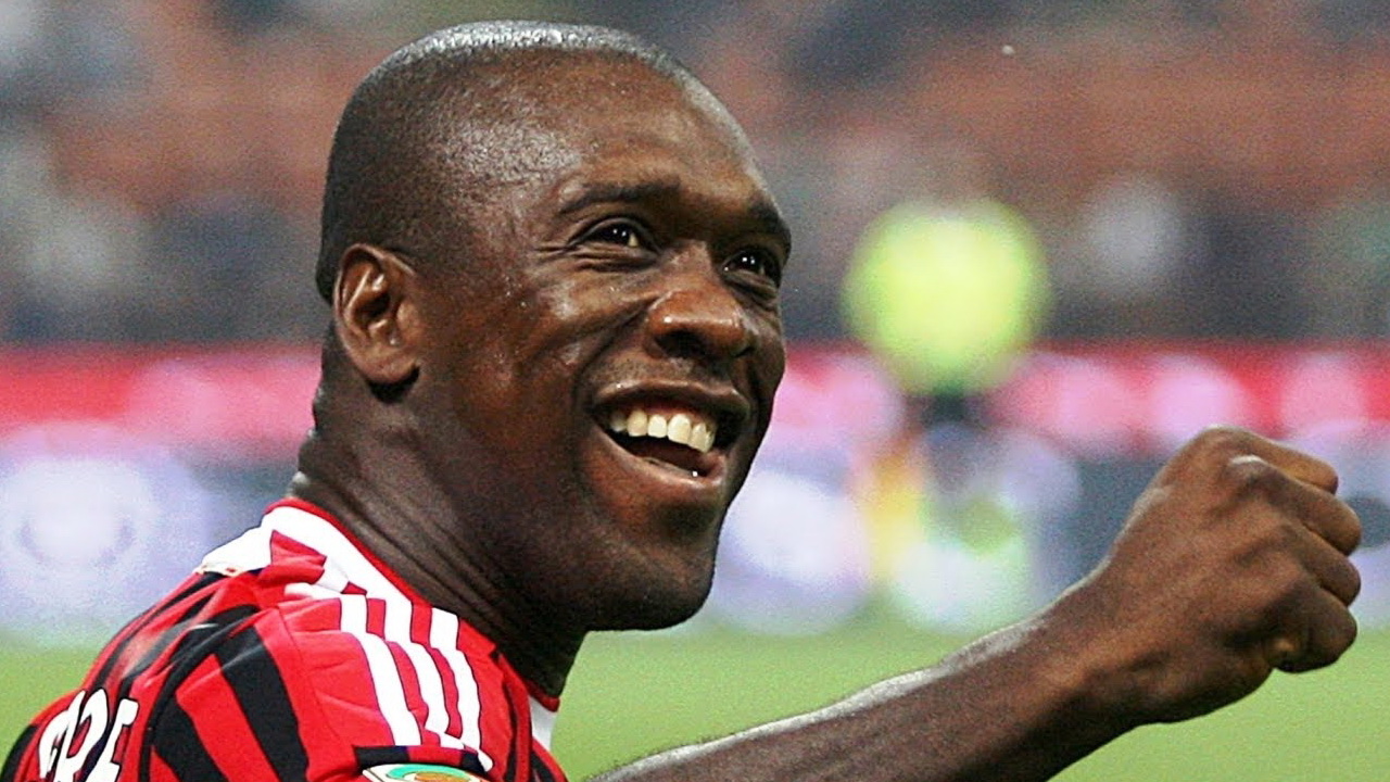 النجم الدولي السابق سيدورف يعتنق الإسلام