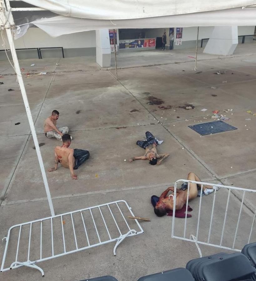 شاهد الفيديوهات الفظيعة/ 20 قتيلا في مجزرة أثناء مقابلة لكرة القدم شاهد الفيديوهات الفظيعة/ 20 قتيلا في مجزرة أثناء مقابلة لكرة القدم