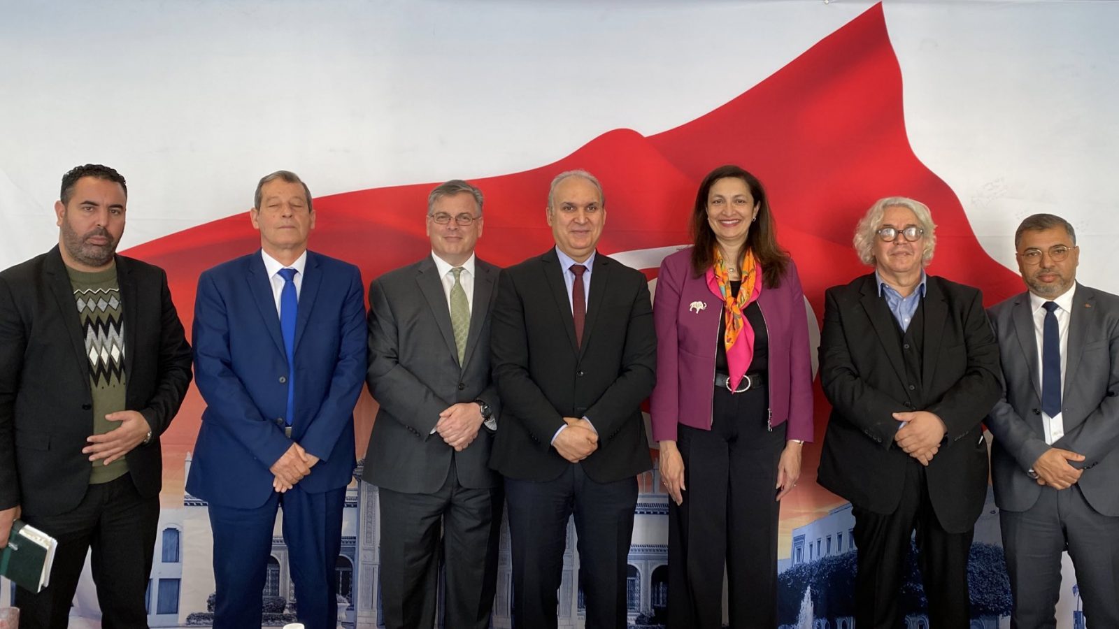 زارت الهيئة العليا للانتخابات/ وكيلة الخارجية الأمريكية تتحدث عن الانتخابات والاستفتاء