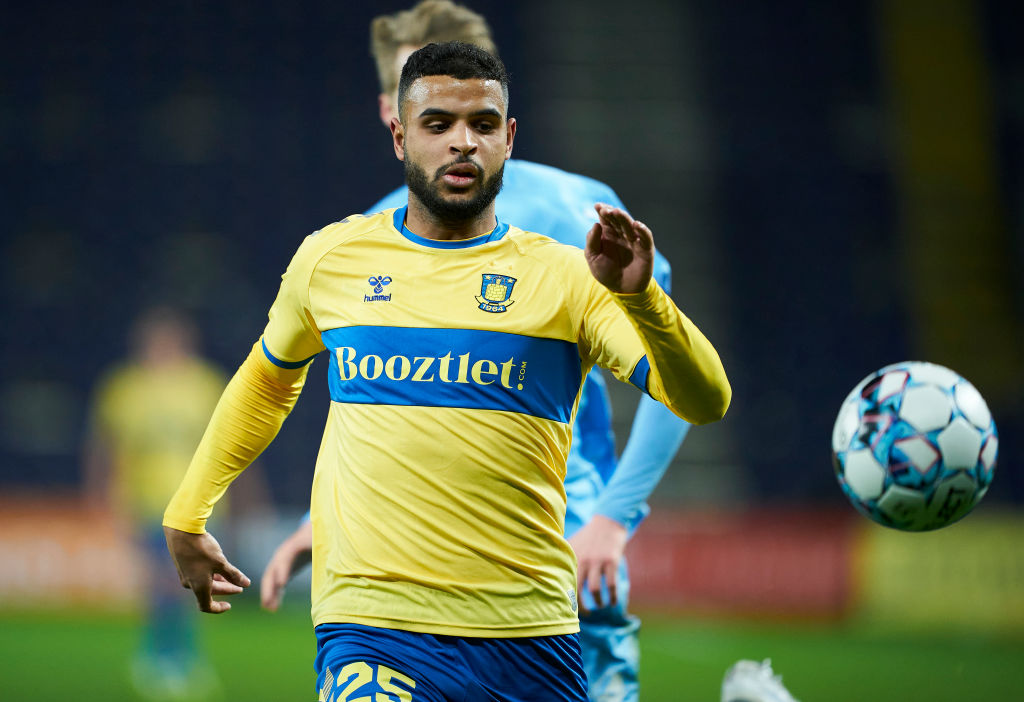 أنيس بن سليمان أفضل لاعب شاب في بطولة الدنمارك أنيس بن سليمان أفضل لاعب شاب في بطولة الدنمارك