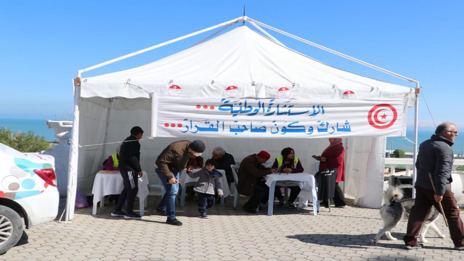 صفاقس/ إدراج شخص بالتفتيش بعد إعتدائه على خيمة للاستشارة الالكترونية بسكين