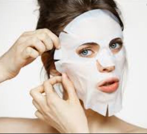 هذه الممثلة الأمريكية تتباهى بعدم غسل وجهها!