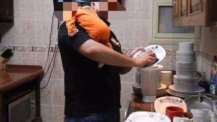 نشرت فيديو لزوجها يغسل الصحون مع أغنية مسيطرة ..فهكذا رد الفعل