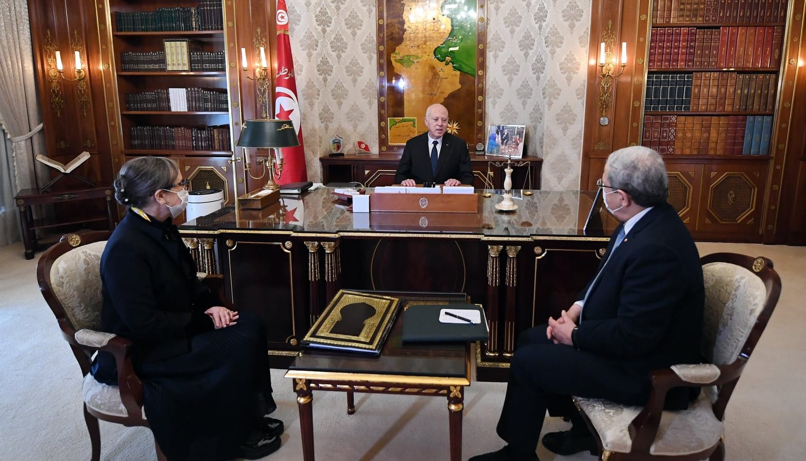 المضاربة واستعدادات مؤتمر طوكيو محور لقاء سعيّد بالجرندي وبودن (فيديو)