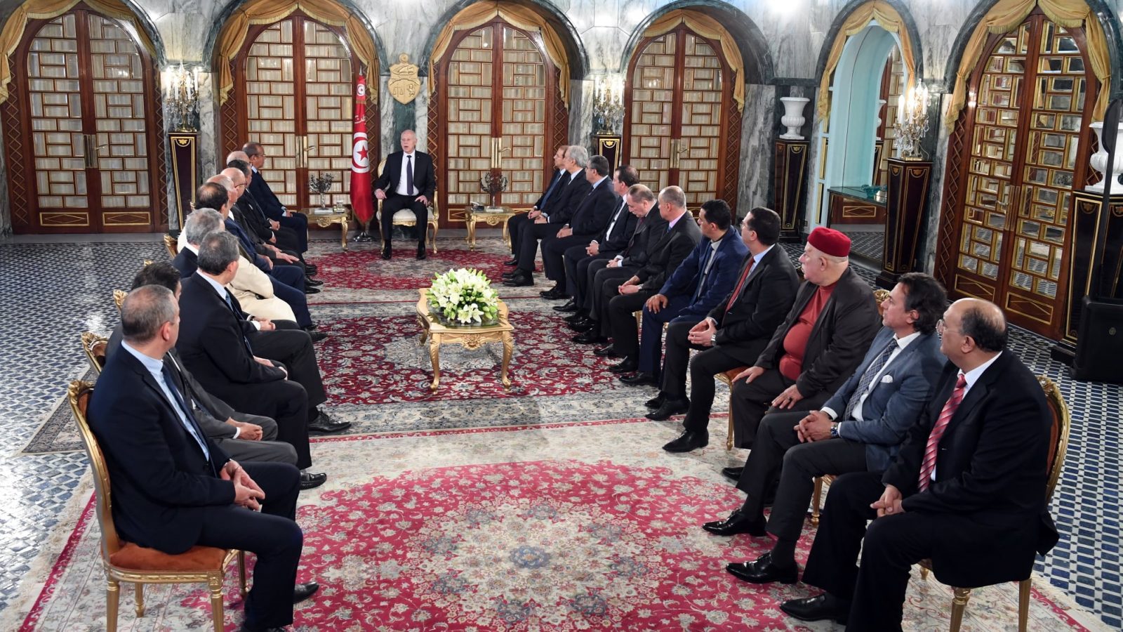 الحوار الوطني محور لقاء سعيّد برئيس منظمة الأعراف (فيديو)