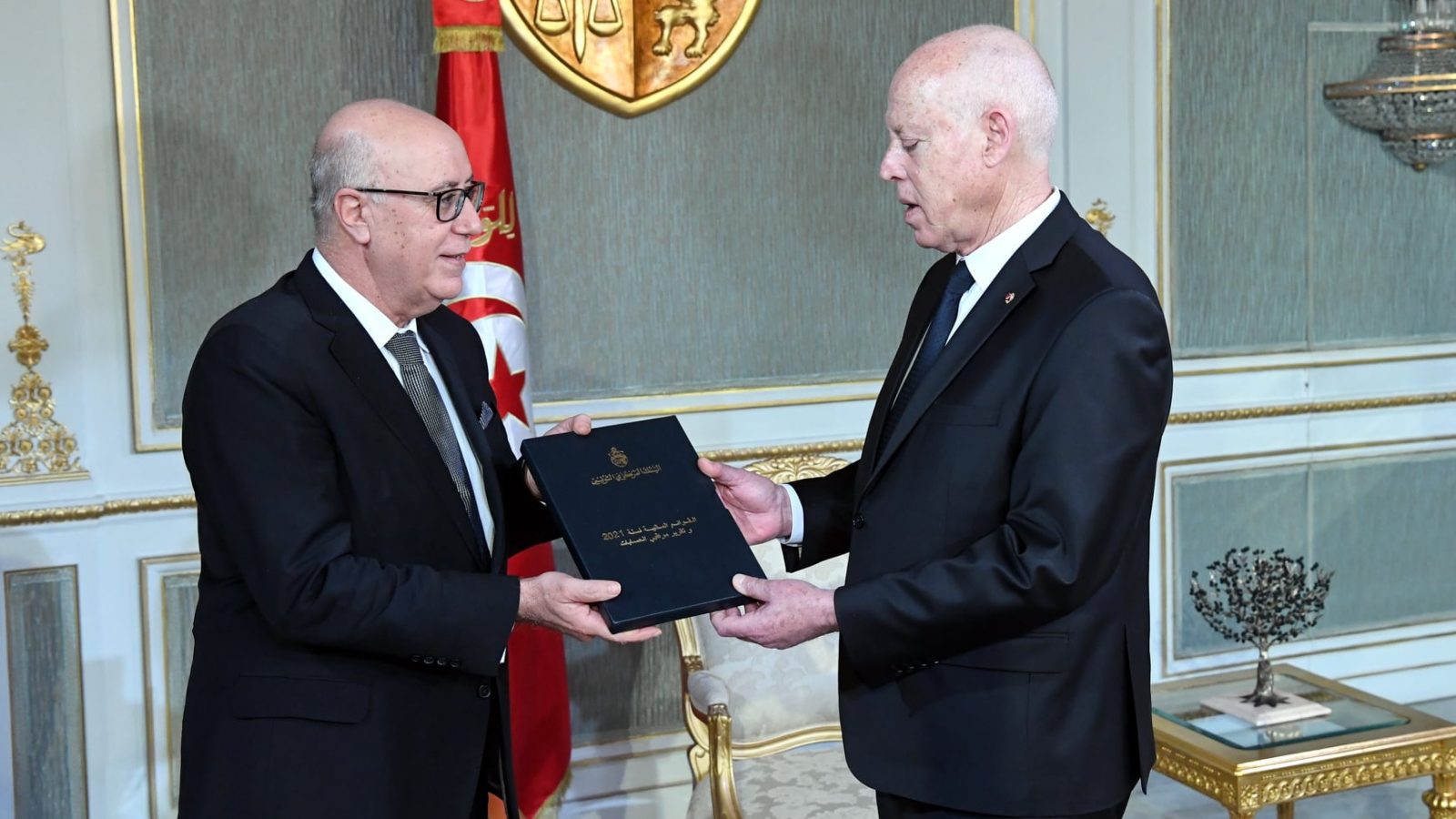 سعيد لمحافظ البنك المركزي: لا ينتفع بالدعم إلا من يستحقه (فيديو)