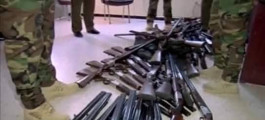 ضبط سيارات رباعية الدفع محمّلة بـ 800 بندقية صيد