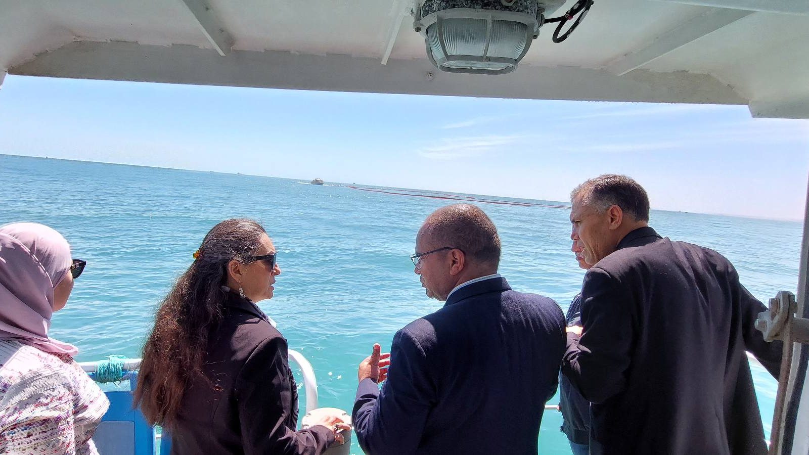 وزيرة البيئة: قريبا تنطلق عملية شفط شحنة ناقلة “اكسيلو”