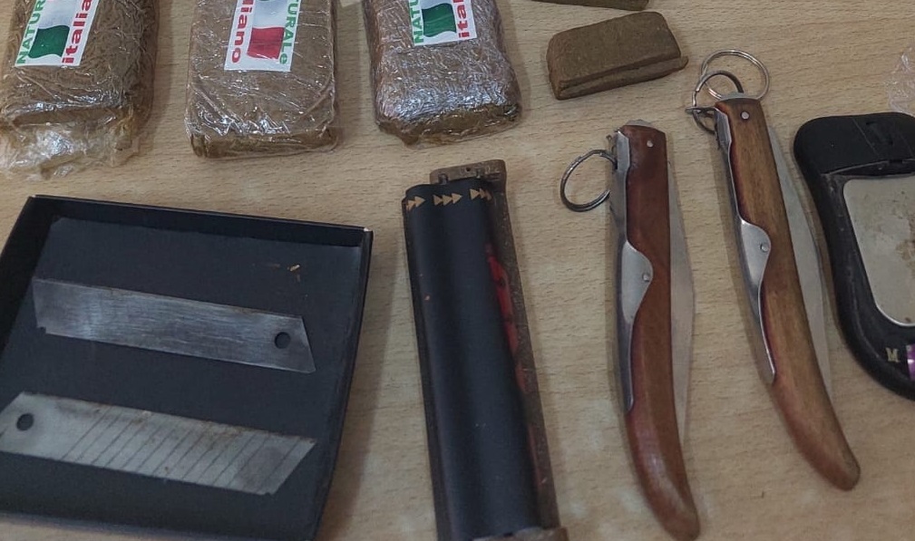 السيجومي/ الايقاع بـ”ستوش” وحجز كمية من المخدّرات (صور)