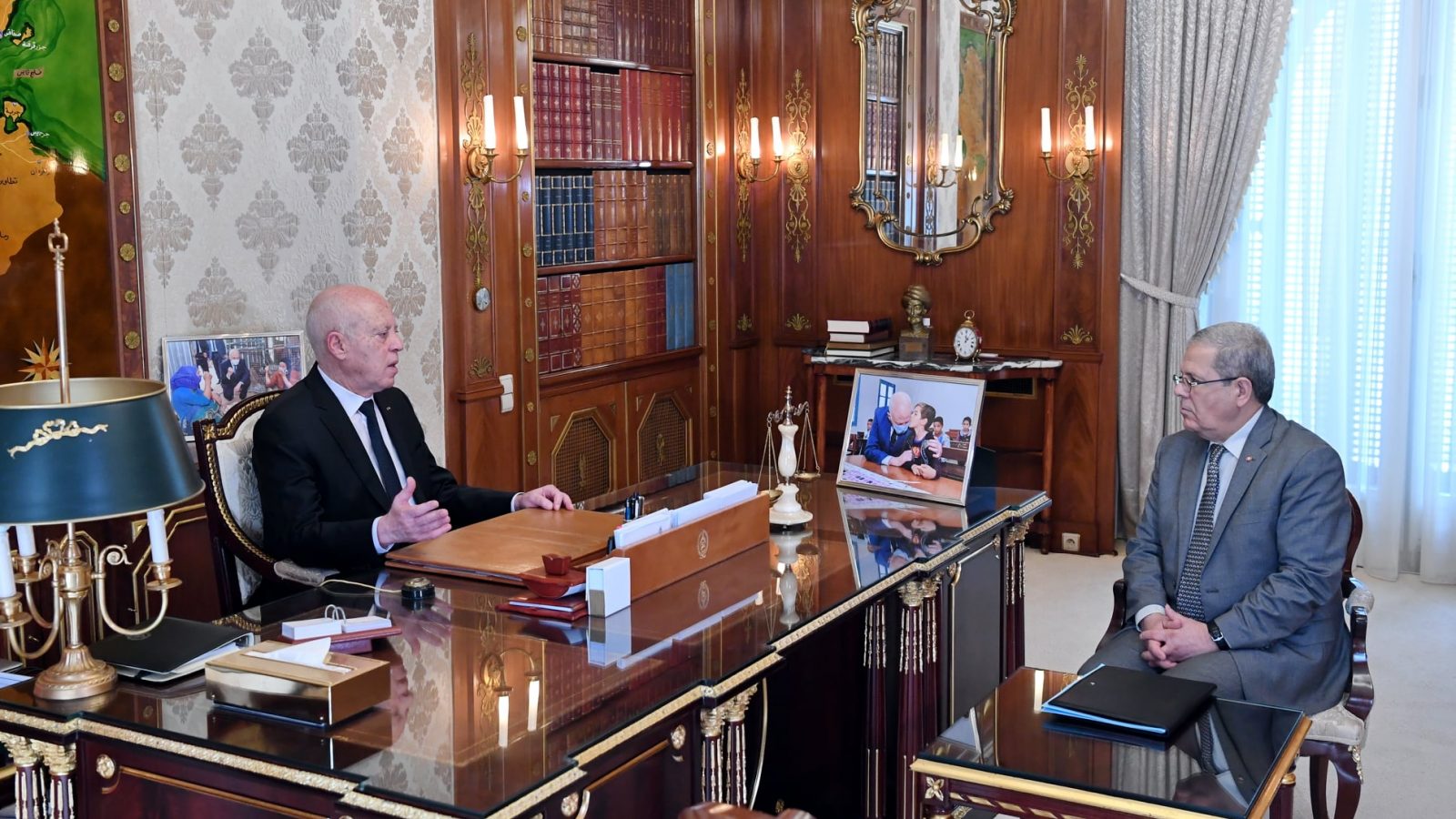 سعيّد للجرندي: تونس لن تحيد عن ثوابت سياستها الخارجية (فيديو)