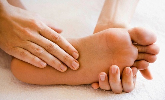 هل تعلم وظيفة الإصبع الأصغر في قدمك؟