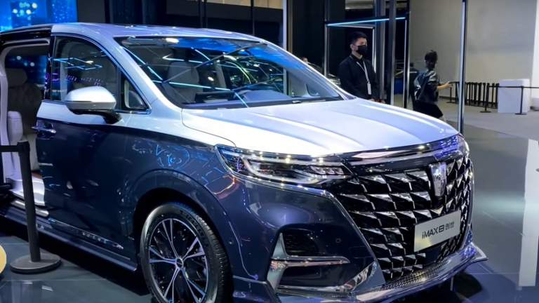 فيديو/ سيارة صينية أنيقة وفاخرة لمحبي الرفاهية فيديو/ سيارة صينية أنيقة وفاخرة لمحبي الرفاهية