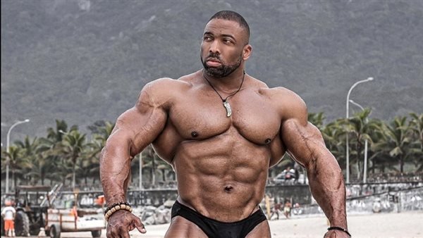 لا يتجاوز عمره 44 سنة/ وفاة بطل كمال الاجسام سيدريك ماكميلان