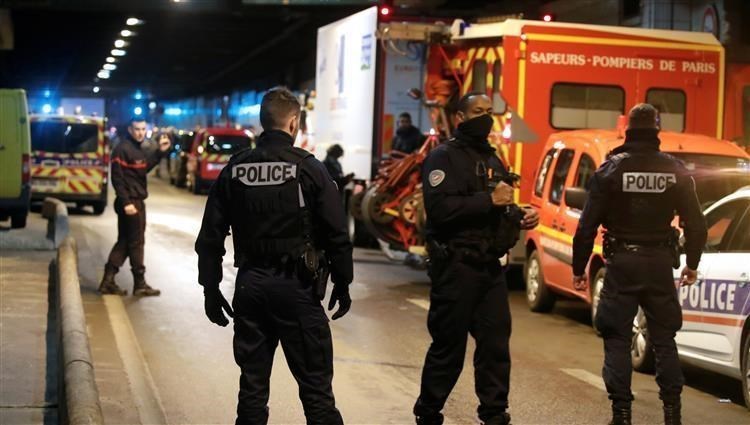 فرنسا/ إصابة قس في هجوم بسكين داخل كنيسة