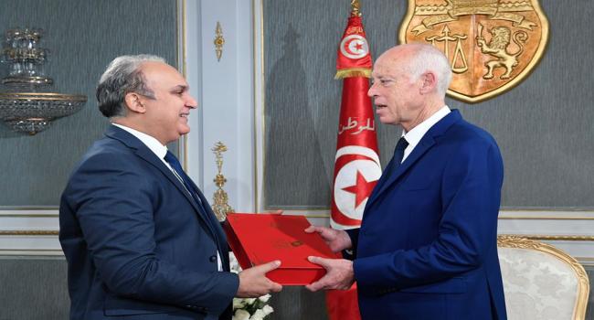 بفون لرئيس الجمهورية: لن أستقيل.. واعزلني إن شئت..