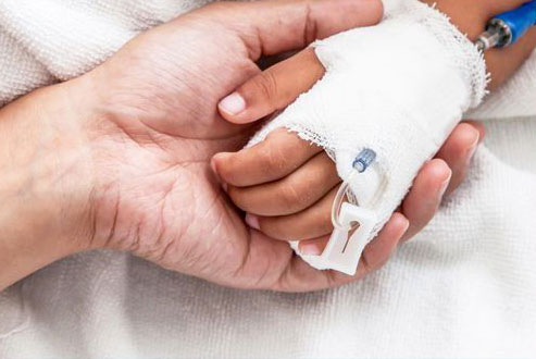 شبهة الاستغلال الجنسي مطروحة بقوة/ إصابة طفل بالسيدا.. ووزارة المرأة على الخط