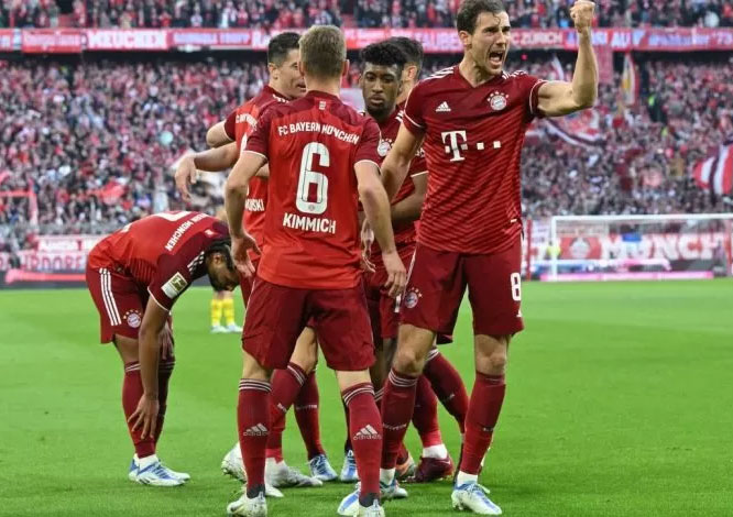 بايرن يتوّج بطلا للدوري الألماني للمرة العاشرة تواليا بايرن يتوّج بطلا للدوري الألماني للمرة العاشرة تواليا