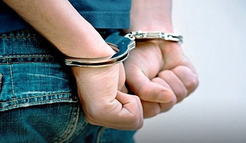 الاحتفاظ بتلميذ اعتدى على مدير مدرسة إعدادية