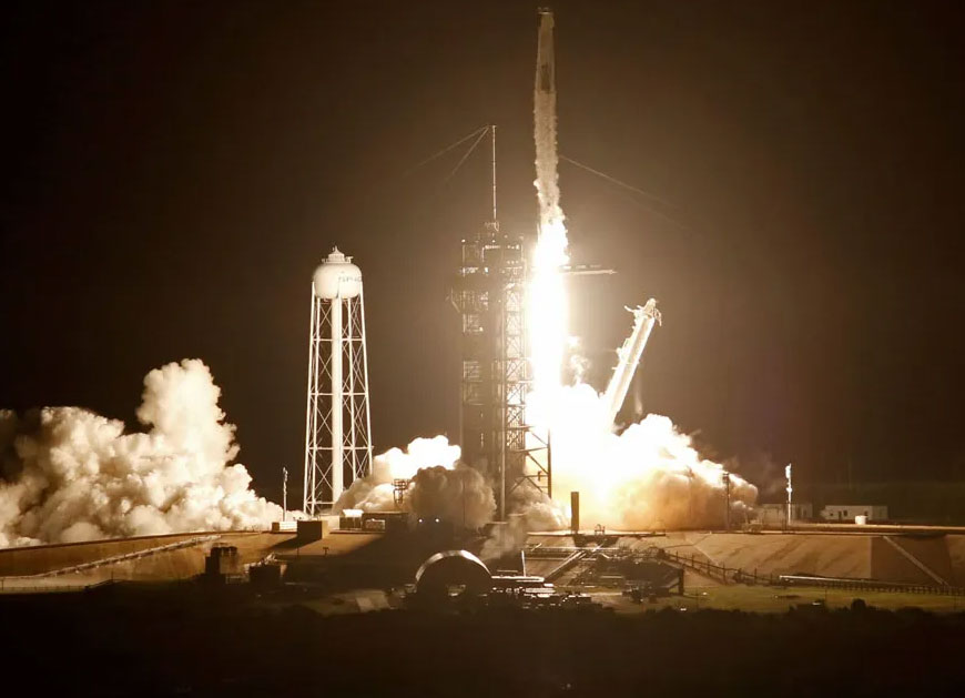 في الفضاء/ مواجهة أمريكية روسية من نوع مختلف