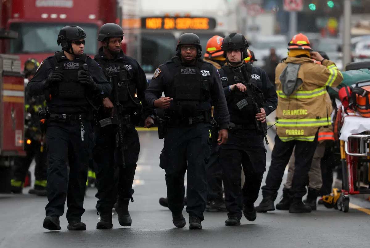 نيويورك/ إطلاق النار وعبوات ناسفة بالمترو