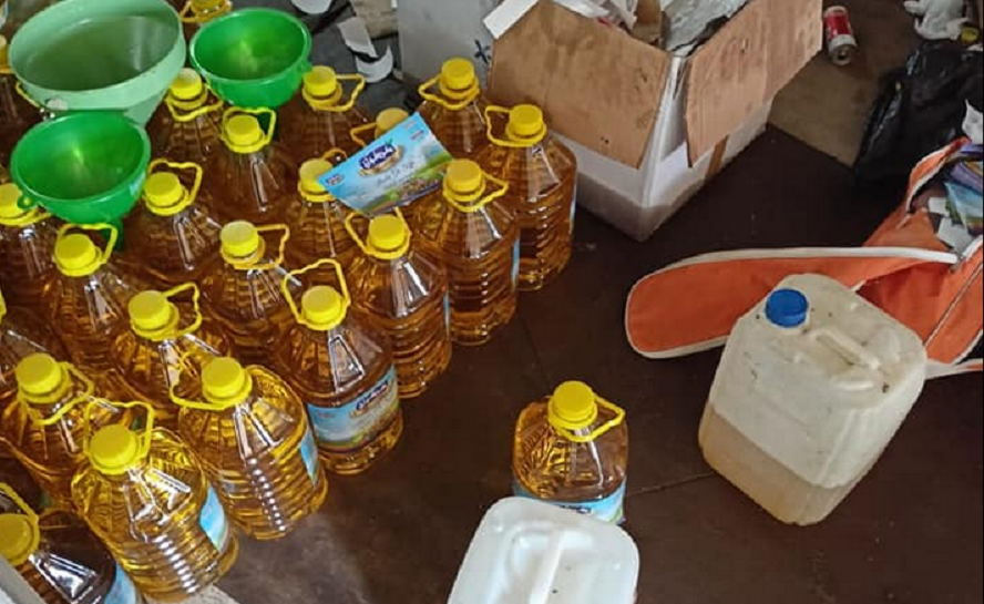 منزل تميم/ يعلّبون زيت “الحاكم” ويبيعونه على أنّه غير مدعّم (صور)